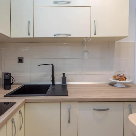 Tia Hvar View 公寓