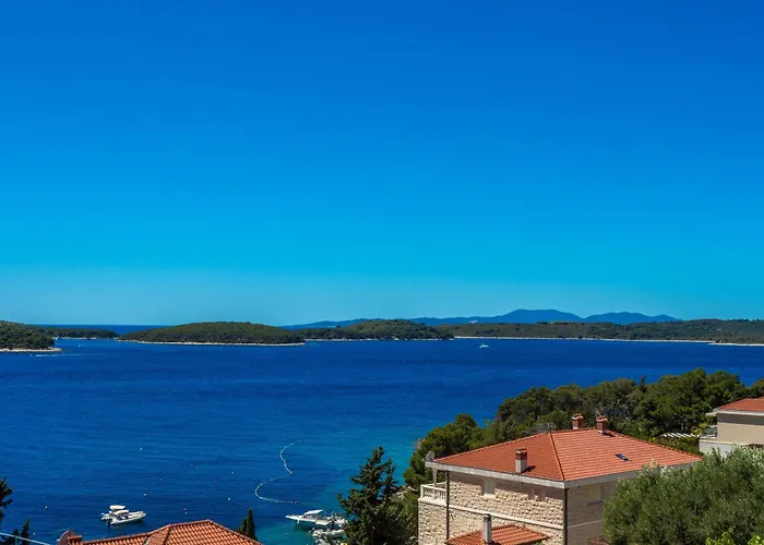 Tia Hvar View 公寓