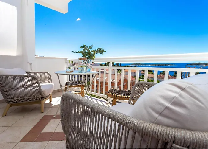 Tia Hvar View Apartman