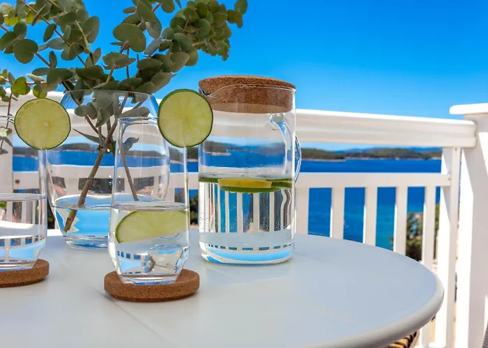 Tia Hvar View Apartman *