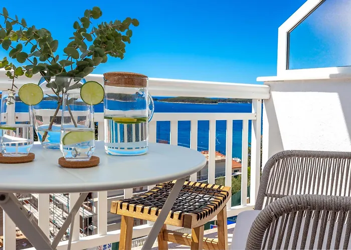 Tia Hvar View Apartman